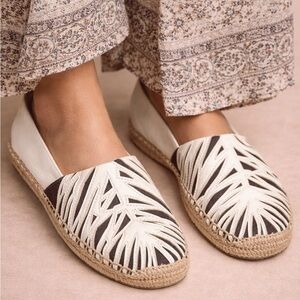 Tory Burch Palm Flat Espadrilles Ivory/brown Size 9.5